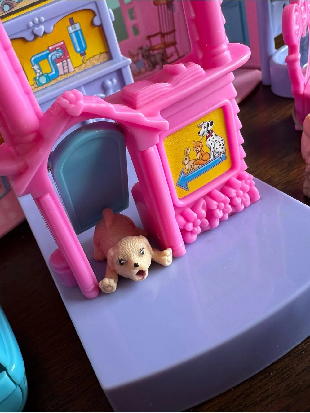 Fisher-Price Sweet Streets Pet Parlor Playset with Animals and Furniture